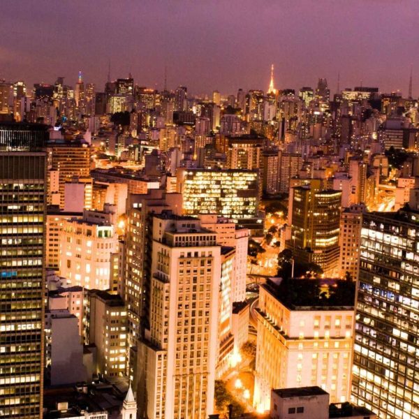 Após onda de devoluções, escritórios disponíveis em São Paulo sobem 50%